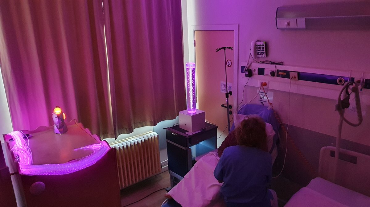 Un soin individualisé en gériatrie avec le Snoezelen
